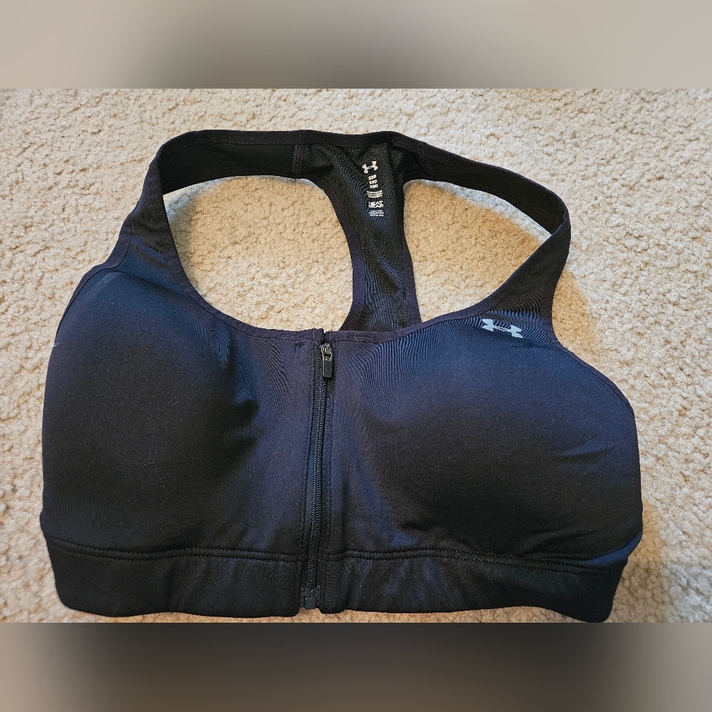 Under Armour Heat Gear 32D Black Compression Sports Bra Front Zip Pre—Owned. 